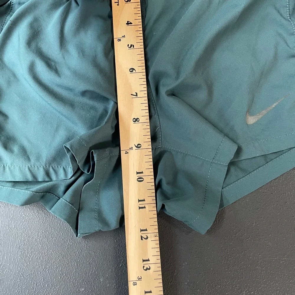 Nike Running Shorts Women Small Green Dri-FIT Athletic Gym Workout Activewear